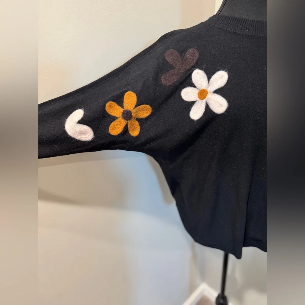 Aaeda Floral Black Sweater Small Cottagecore vibes| soft Grunge | Indie‎ Style